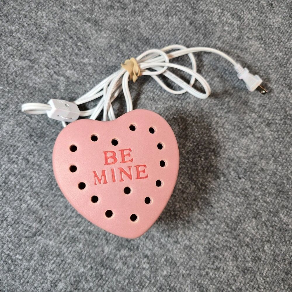 Scentsy Be Mine Heart Warmer Pink Valentine Retired Plug In Wax Warmer